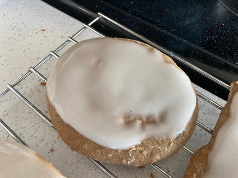 glaze on a cookie